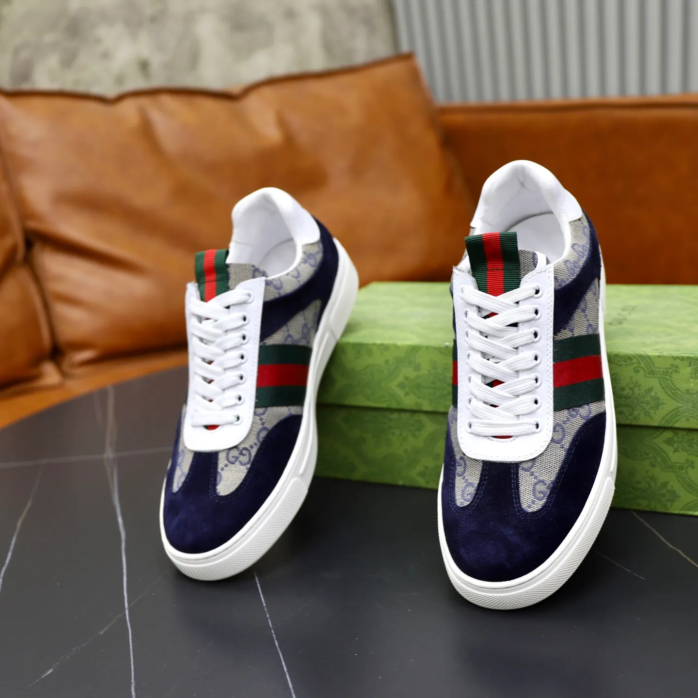 Ex-factory price: 440💰🙅‍♂️🙅‍♂️🙅‍♂️ Brand: GUCCI Standard code: 38-44 (45 customized) Grade: Same as the official website Material: Original material splicing Comfortable and breathable lining Lightweight and wear-resistant sports outsole Style category: Men's fashionable casual shoes Running sneakers Distinguished luxury brand elements Top luxury Color: actual picture color